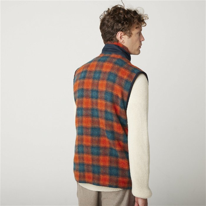 Image of model wearing Pocket Gilet. Model is 6ft1in, chest size 38in and wearing size Large